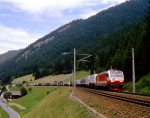 Lokomotiva: 1822.005-3 | Vlak: Sg 42143 ( Ingolstadt - Brennersee ) | Msto a datum: St.Jodok 08.07.1994
