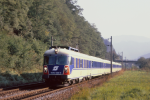 Lokomotiva: 4010.008-3 | Vlak: IC 518 Karl Schnherr ( Graz Hbf. - Innsbruck Hbf. ) | Msto a datum: Mixnitz-Brenschtzklamm 11.10.1994