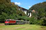 Lokomotiva: Re 4/4 11121 | Vlak: IR 2165 ( Basel SBB - Locarno ) | Msto a datum: Giornico 09.09.2007