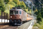 Lokomotiva: Re 4/4 166 | Vlak: IC 332 ( Milano Centrale - Bern ) | Msto a datum: Hohtenn 27.10.1995