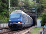Lokomotiva: Re 465.016-4 + Re 465.004-0 | Vlak: IM 43612 ( Novara - Freiburg i.Breisgau ) | Msto a datum: Hohtenn 21.06.2006