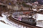 Lokomotiva: Ae 6/6 11403 | Vlak: IC 345 ( Basel SBB - Nice-Ville ) | Msto a datum: Wassen 12.02.1996