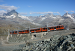 Lokomotiva: Bhe 4/8 3053 + Bhe 4/6 3083 | Vlak: R 219 ( Zermatt - Gornergrat ) | Msto a datum: Gornergrat 21.08.2018