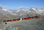 Lokomotiva: Bhe 4/8 3053 + Bhe 4/6 3083 | Vlak: R 220 ( Gornergrat - Zermatt ) | Msto a datum: Gornergrat 21.08.2018