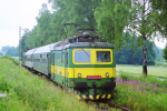 Lokomotiva: 100.002-5 | Vlak: Os 20906 ( Rybnk - Lipno nad Vltavou ) | Msto a datum: Rybnk 10.07.1998