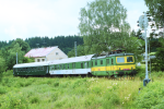 Lokomotiva: 100.002-5 | Vlak: Os 20909 ( Lipno nad Vltavou - Rybnk ) | Msto a datum: Rybnk 10.07.1998