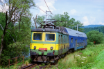Lokomotiva: 100.004-1 | Vlak: Os 20908 ( Rybnk - Lipno nad Vltvaou ) | Msto a datum: Romberk nad Vltavou 21.08.1996