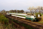 Lokomotiva: 140.085-2 | Vlak: Os 3314 ( Bohumn - Perov ) | Msto a datum: Lipnk nad Bevou   02.05.1997