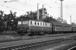 Lokomotiva: 140.092-8 ( E499.0092 ) | Vlak: Os 3317 ( Beclav - Bohumn ) | Msto a datum: Prosenice 28.07.1990