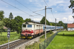 Lokomotiva: 242.207-9 | Vlak: R 666 Romberk ( Brno hl.n. - Plze hl.n. ) | Msto a datum: Jindichv Hradec 24.07.2020