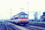 Lokomotiva: 242.262-4 + 242. | Vlak: R 853 ( Plze hl.n. - esk Budjovice ) | Msto a datum: Horaovice pedmst 30.05.1992