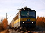 Lokomotiva: 363.045-6 + 363.059-7 | Vlak: Pn 68500 ( esk Budjovice se.n. - Kralupy nad Vltavou ) | Msto a datum: Votice 14.11.2011