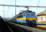 Lokomotiva: 363.066-2 | Vlak: Os 9107 ( Praha hl.n. - Tbor ) | Msto a datum: Beneov u Prahy 12.03.1993