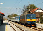 Lokomotiva: 363.076-1 | Vlak: R 643 ( Praha hl.n. - esk Budjovice ) | Msto a datum: Votice 21.04.2011