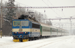 Lokomotiva: 363.077-9 | Vlak: R 645 ( Praha hl.n. - esk Budjovice ) | Msto a datum: Olbramovice 12.02.2010