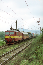 Lokomotiva: 372.002-6 | Msto a datum: Prackovice nad Labem 17.10.1994