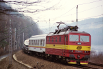 Lokomotiva: 372.004-2 | Vlak: Sg 42577 ( Dresden-Friedrichstadt - Lovosice jih ) | Msto a datum: Kurort Rathen (D) 10.04.1996