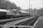 Lokomotiva: 372.007-5 | Vlak: Ex 478 Primtor ( Praha hl.n. - Berlin-Lichtenberg ) | Msto a datum: Praha-Bubene 17.10.1991