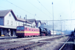 Lokomotiva: 372.014-1 + 475.179 | Vlak: R 11536 ( esk Krumlov - Praha hl.n. ) | Msto a datum: Beneov u Prahy   13.09.1992