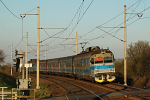 Lokomotiva: 460.011-0 | Vlak: Os 3214 ( Horn Lide - Perov ) | Msto a datum: Osek nad Bevou   17.04.2010