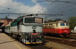 Lokomotiva: 754.009-9 + 242.210-3 | Vlak: R 668 Junk + Os 4621 | Brno hl.n. - Plze hl.n. + Tinov - Beclav | Msto a datum: Brno hl.n. 23.05.2010