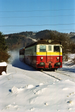Lokomotiva: 830.190-5 | Vlak: Os 5415 ( Liberec - Jarom ) | Msto a datum: Hodkovice nad Mohelkou 03.01.2002