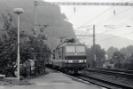Lokomotiva: 180.011-9 | Vlak: Os 6633 ( Dresden Hbf. - st nad Labem hl.n. ) | Msto a datum: Dn hl.n. (CZ) 15.08.1992