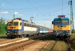 Lokomotiva: V43.2236 + V43.1240 | Vlak: R 1578 Cracovia ( Lkshaza - Krakow Glowny ) + R 733 Pannonia ( Bucuresti Nord - Praha hl.n. ) | Msto a datum: Ktegyhza 24.08.2006