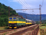 Lokomotiva: 163.049-0 | Vlak: R 810 Horehronec ( Trebiov - Bratislava hl.st. ) | Msto a datum: Margecany 13.08.1994