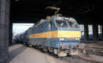 Lokomotiva: 350.020-4 | Vlak: R 571 Vysoina ( Praha Masarykovo n. - trovo ) | Msto a datum: Praha Masarykovo n. (CZ) 10.04.1992