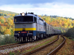 Lokomotiva: 754.052-9 | Vlak: Os 8810 ( Luenec - Zvolen os.st. ) | Msto a datum: Pla 27.10.1994