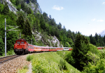 Lokomotiva: 1020.034-3 | Vlak: EC 169 Robert Stolz ( Zürich HB - Graz Hbf. ) | Místo a datum: Wald am Arlberg 16.06.1993