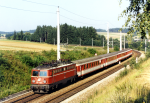 Lokomotiva: 1042.019-6 | Vlak: E 2117 ( Gmünd NÖ - Wien FJBf. ) | Místo a datum: Schwarzenau 13.08.2000