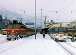 Lokomotiva: 1042.049-5, 6030.303-9 | Vlak: R 5013 ( Wörgl Hbf. - Salzburg Hbf. ) | Místo a datum: Bischofshofen 28.12.1991