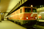 Lokomotiva: 1044.007-1 | Vlak: EC 60 Rosenkavalier ( Wien Westbf. - München Hbf. ) | Místo a datum: Wien Westbf. 05.02.1994