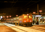 Lokomotiva: 1044.044-4 | Vlak: D 248 ( Wien Westbf. - Innsbruck Hbf. ) | Místo a datum: Schwarzach-St.Veit 08.01.1994
