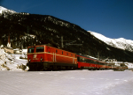 Lokomotiva: 1044.125-1 | Vlak: EC 160 Maria Theresia ( Wien Westbf. - Zürich HB ) | Místo a datum: St.Anton am Arlberg 11.03.1995