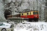 Lokomotiva: 1099.008-3 | Vlak: R 6883 ( St.Plten Hbf. - Mariazell ) | Msto a datum: Schwarzenbach a.d.Pielach 23.12.1994