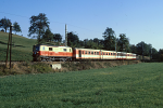 Lokomotiva: 1099.010-9 | Vlak: E 1961 Ötscherland ( St.Pölten Hbf. - Mariazell ) | Místo a datum: Kammerhof 05.10.1994