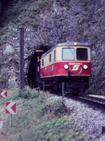 Lokomotiva: 1099.011-7 | Vlak: E 961 tscherland ( St.Plten Hbf. - Mariazell ) | Msto a datum: Schwarzenbach a.d.Pielach 11.08.1990