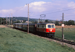 Lokomotiva: 1099.011-7 | Vlak: R 6825 ( St.Pölten Hbf. - Laubenbachmühle ) | Místo a datum: Hofstetten-Grünau 05.10.1994