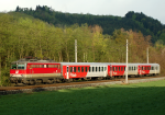 Lokomotiva: 1142.611-1 | Vlak: R 4937 ( Mallnitz-Obervellach - Villach Hbf. ) | Msto a datum: Gummern 17.04.2009