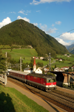Lokomotiva: 1144.261 | Vlak: ROLA 53337 ( Wörgl-Terminal - Brennersee ) | Místo a datum: St.Jodok 14.08.2009