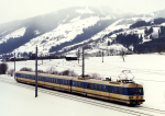 Lokomotiva: 4030.322-4 | Vlak: R 5010 ( Salzburg Hbf. - Wörgl Hbf. ) | Místo a datum: Kirchberg in Tirol 05.02.1999
