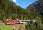 Lokomotiva: Re 4/4 11157 | Vlak: IR 2259 ( Zürich HB - Chiasso ) | Místo a datum: Wassen 08.09.2007