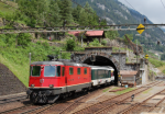 Lokomotiva: Re 4/4 11225 | Vlak: IR 2276 ( Locarno - Zürich HB ) | Místo a datum: Wassen 23.06.2006