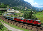 Lokomotiva: Re 4/4 11253 + Re 4/4 11211 | Vlak: EC 175 ( Zürich HB - Livorno Centrale ) | Místo a datum: Wassen 23.06.2006