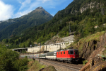 Lokomotiva: Re 4/4 11299 | Vlak: IR 2174 ( Locarno - Basel SBB ) | Místo a datum: Wassen 07.09.2007