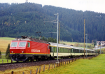 Lokomotiva: Re 446.448-3 | Vlak: D 2568 Voralpen-Express ( Romanshorn - Luzern ) | Místo a datum: Biberbrugg 29.10.1995