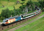 Lokomotiva: Re 460.015-1 | Vlak: EC 110 ( Milano Centrale - Basel SBB ) | Msto a datum: Wassen 20.06.2006